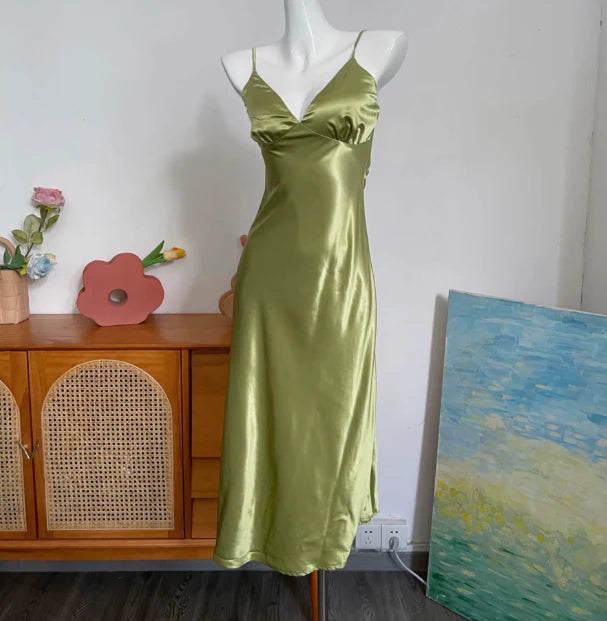 Weitese Dress Spaghetti Straps Simple V-neck Satin Green Sleeveless Backless Prom Dress